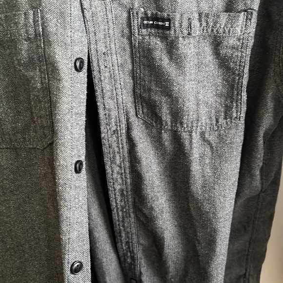 Ocean current large charcoal grey button up - Picture 4 of 4